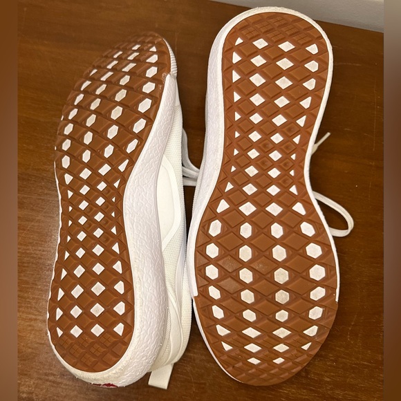 Vans - Picture 3 of 4